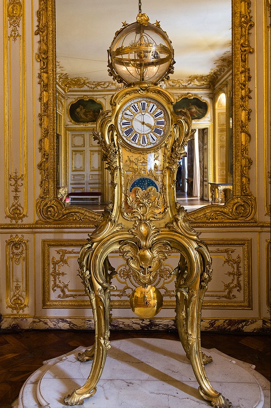   L' horloge astronomique conçue par Claude-Siméon Passemant au XVIIIe siècle. Versailles.